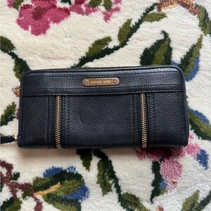 Michael Kors Black Leather Zip Wallet
